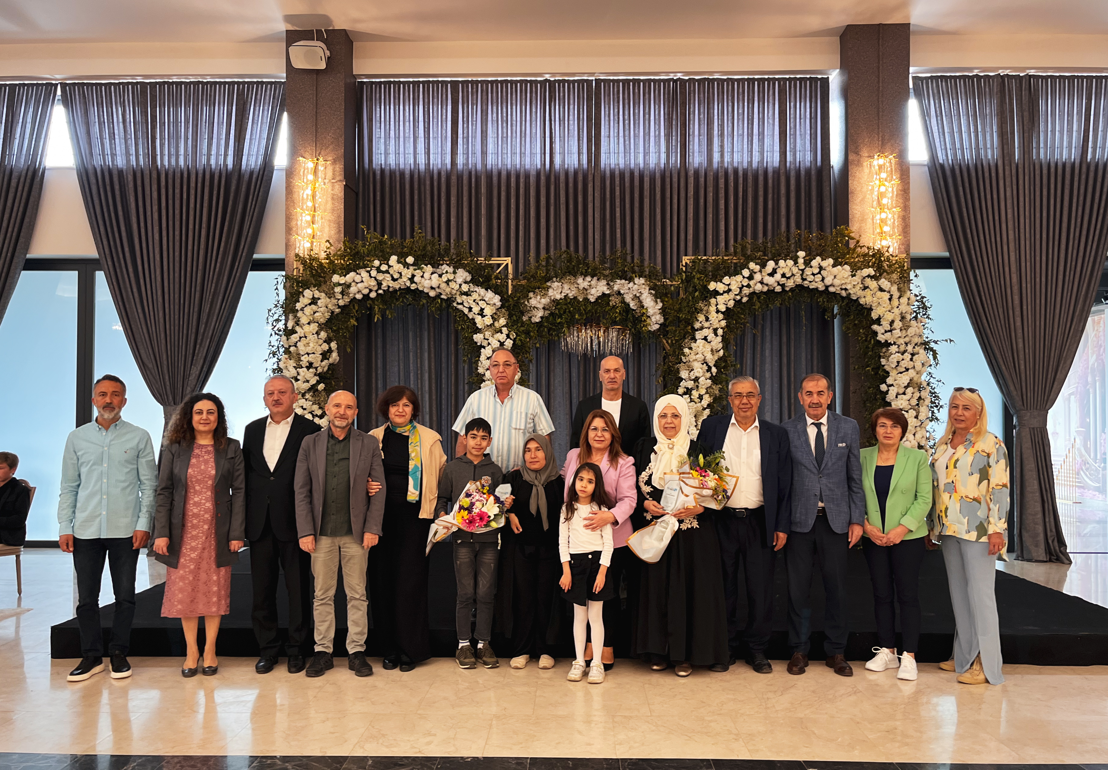 PASVAK AŞEVİ Anneler Gününde “Yılın Annelerini” seçti.